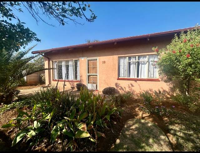 2 BEDROOM HOUSE FOR SALE IN VANDERBIJLPARK CW 2
